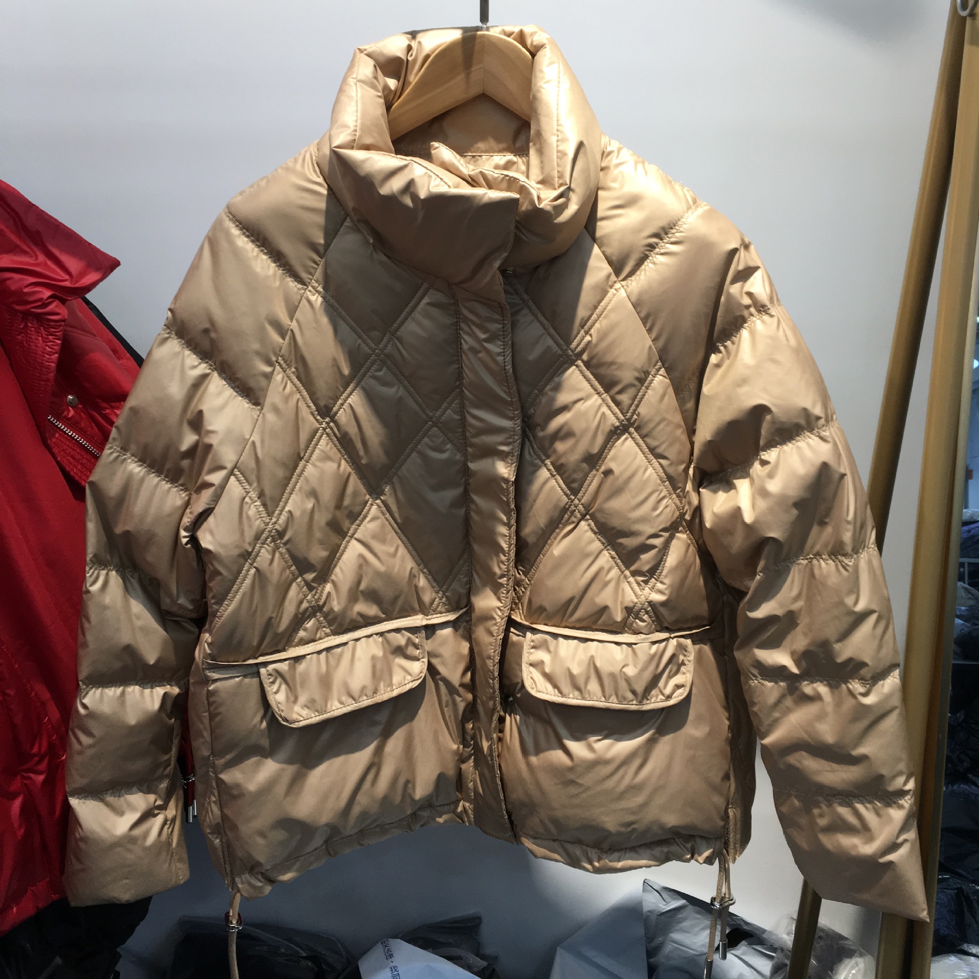 平湖工厂2023冬装羽绒服女短款韩版小个子面包服白鸭绒外套一件代