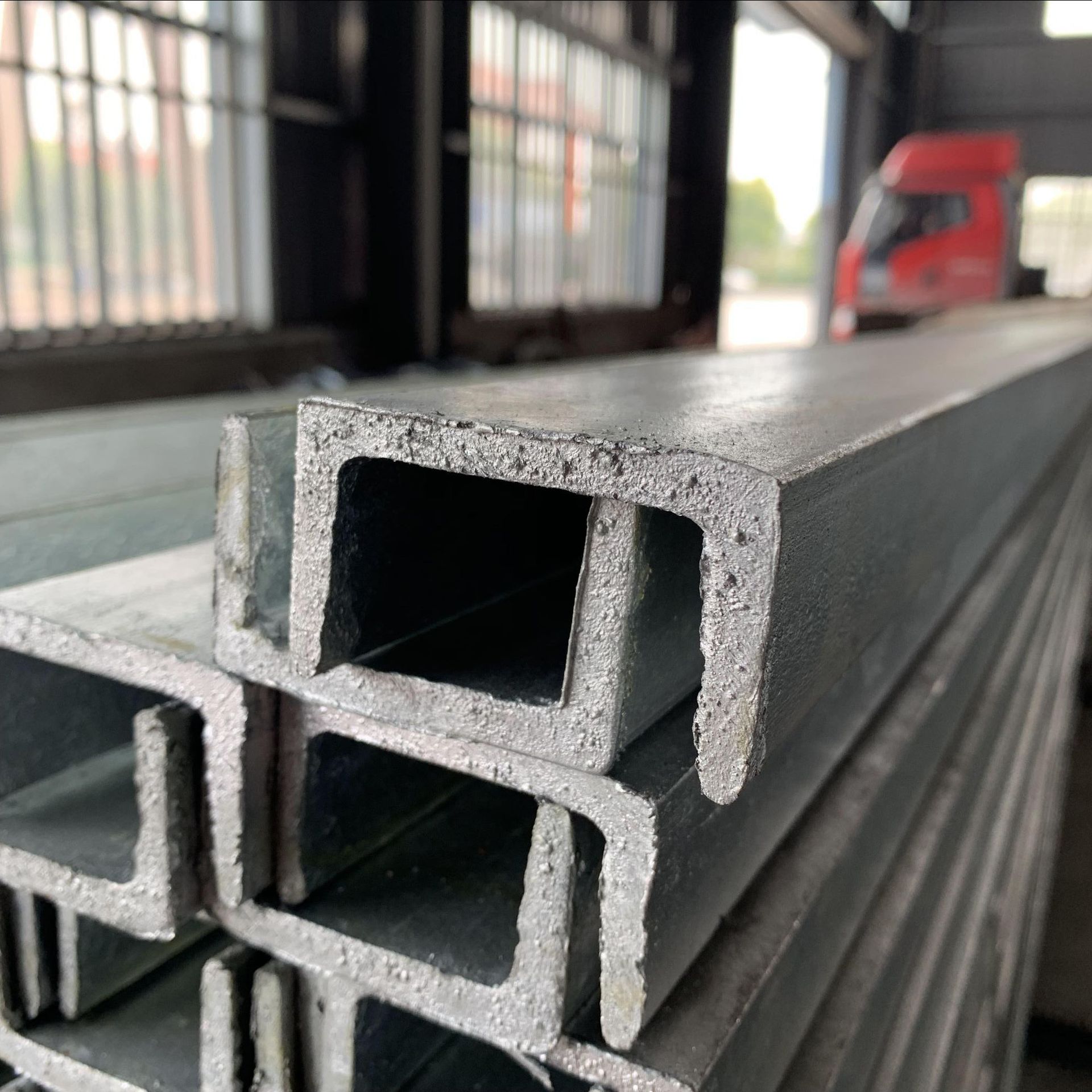 厂家现货供应q235b槽钢u型槽 机械制造 建筑车辆 支架镀锌槽钢