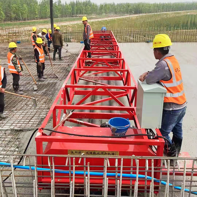高速公路混泥土三辊轴摊铺机桥面8米振动提浆振动梁滚筒式整平机