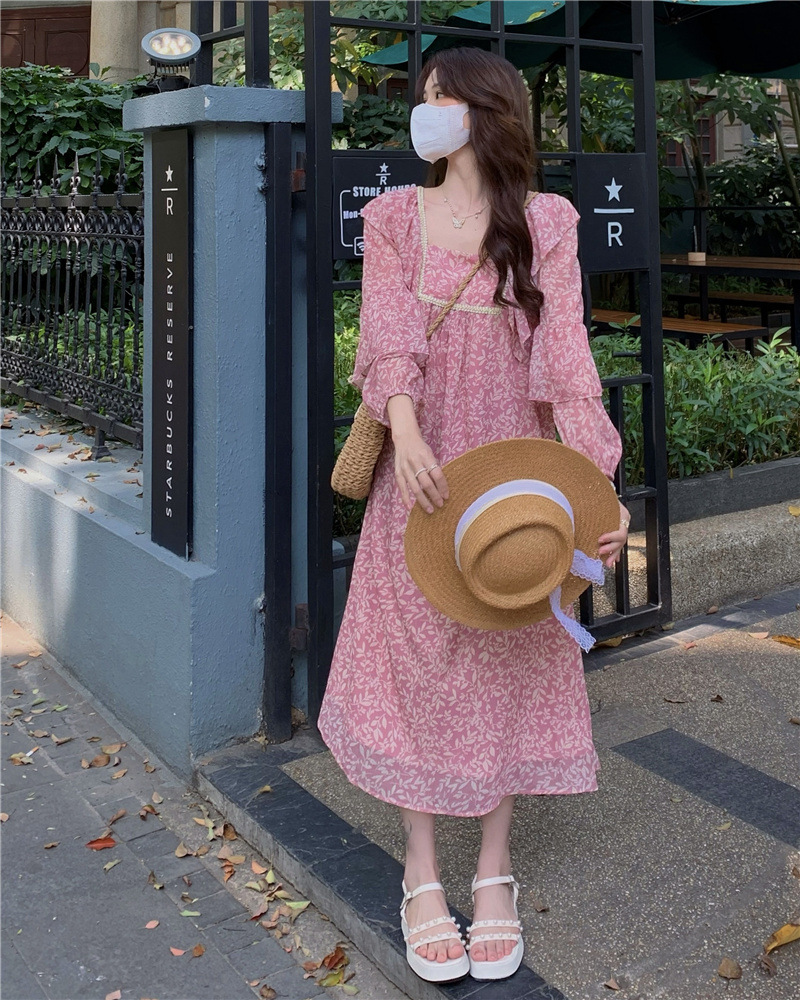 甜美粉色碎花连衣裙方领荷叶边长裙女春