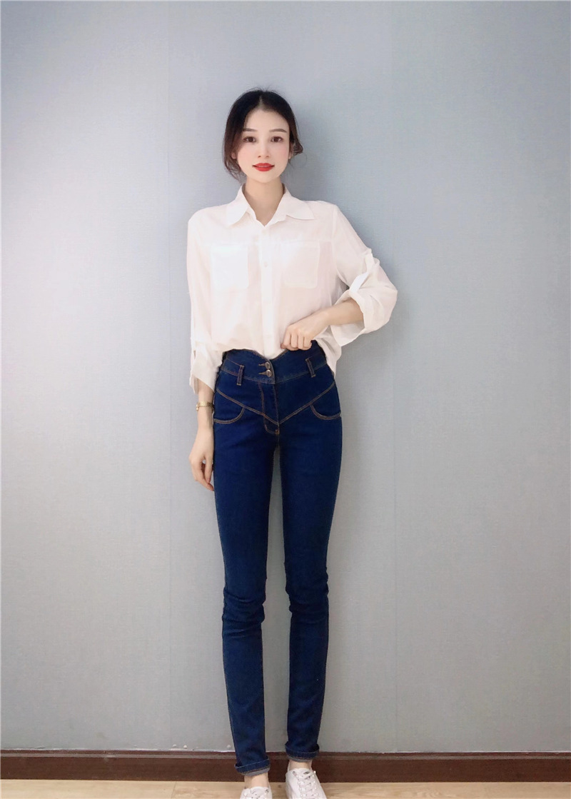 小脚牛仔裤女剪标