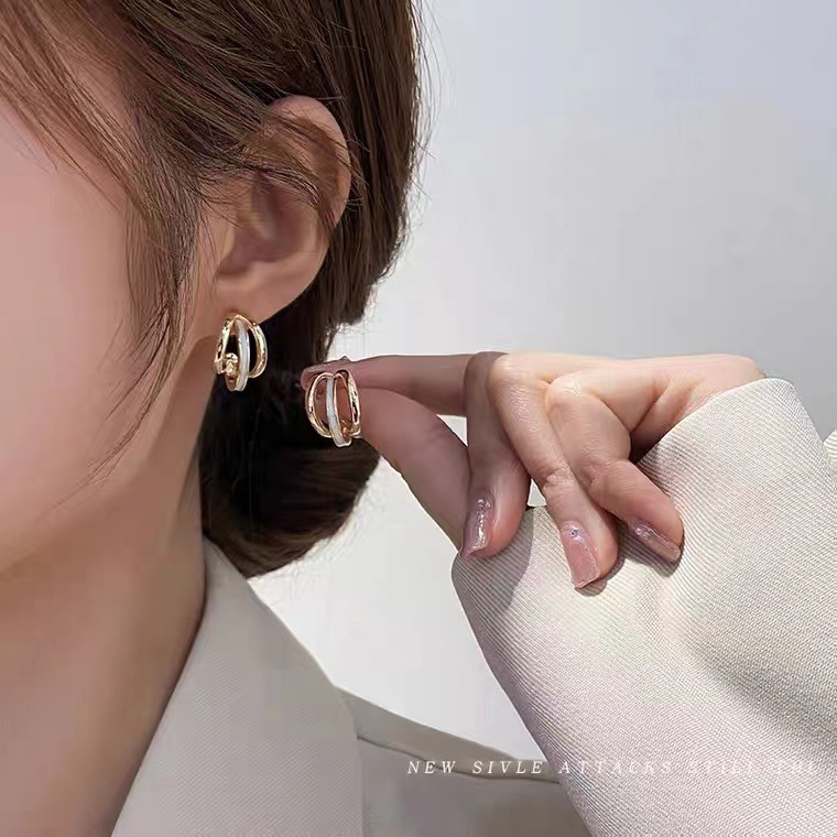 Style New Niche Non-Piercing Ear Clip European and American Tassel Mosquito Coil Elegant Zircon Ear Clip Wholesale