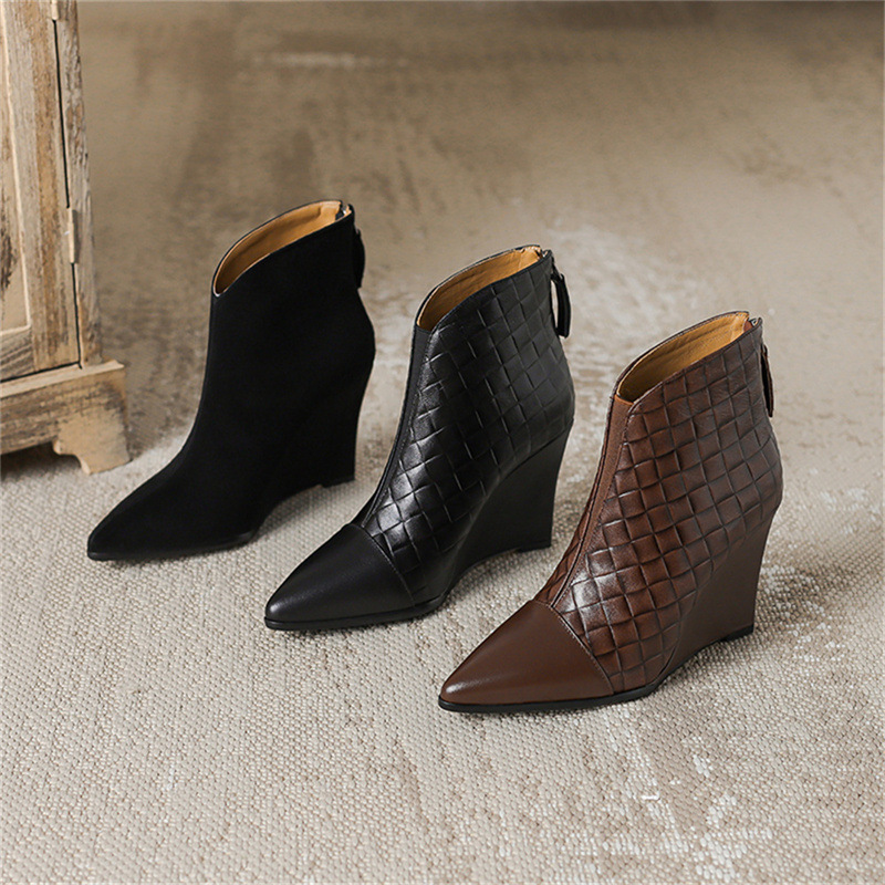 2024外贸真皮坡跟短靴女高跟尖头后拉链牛皮棕色秋冬单靴加绒高跟