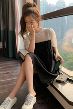 实拍2023轻熟风小个子拼色连衣裙女夏季韩版宽松设计感a字小黑裙