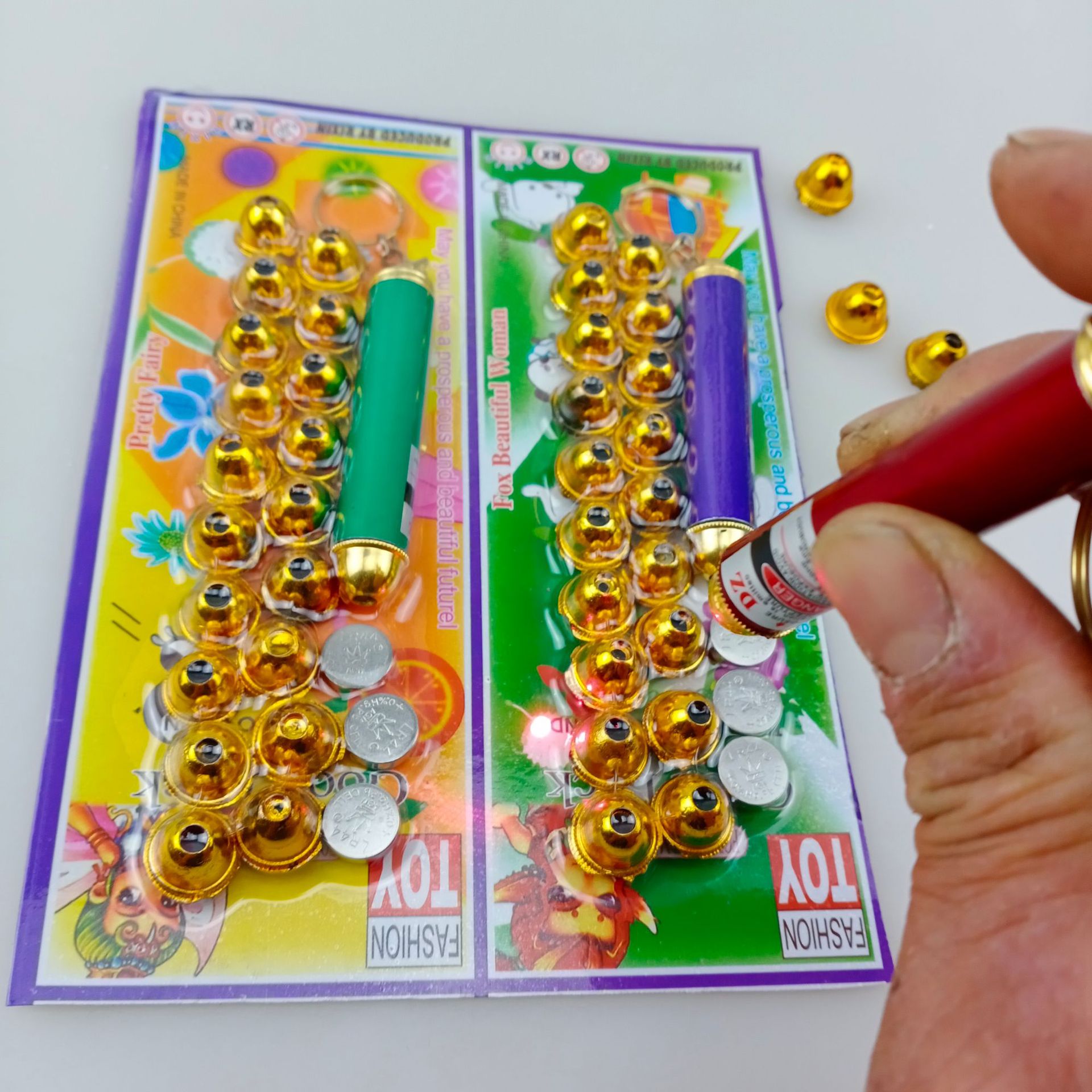 2元批发 儿童玩具激光灯 卡通灯 小射灯 两元二元超市货源