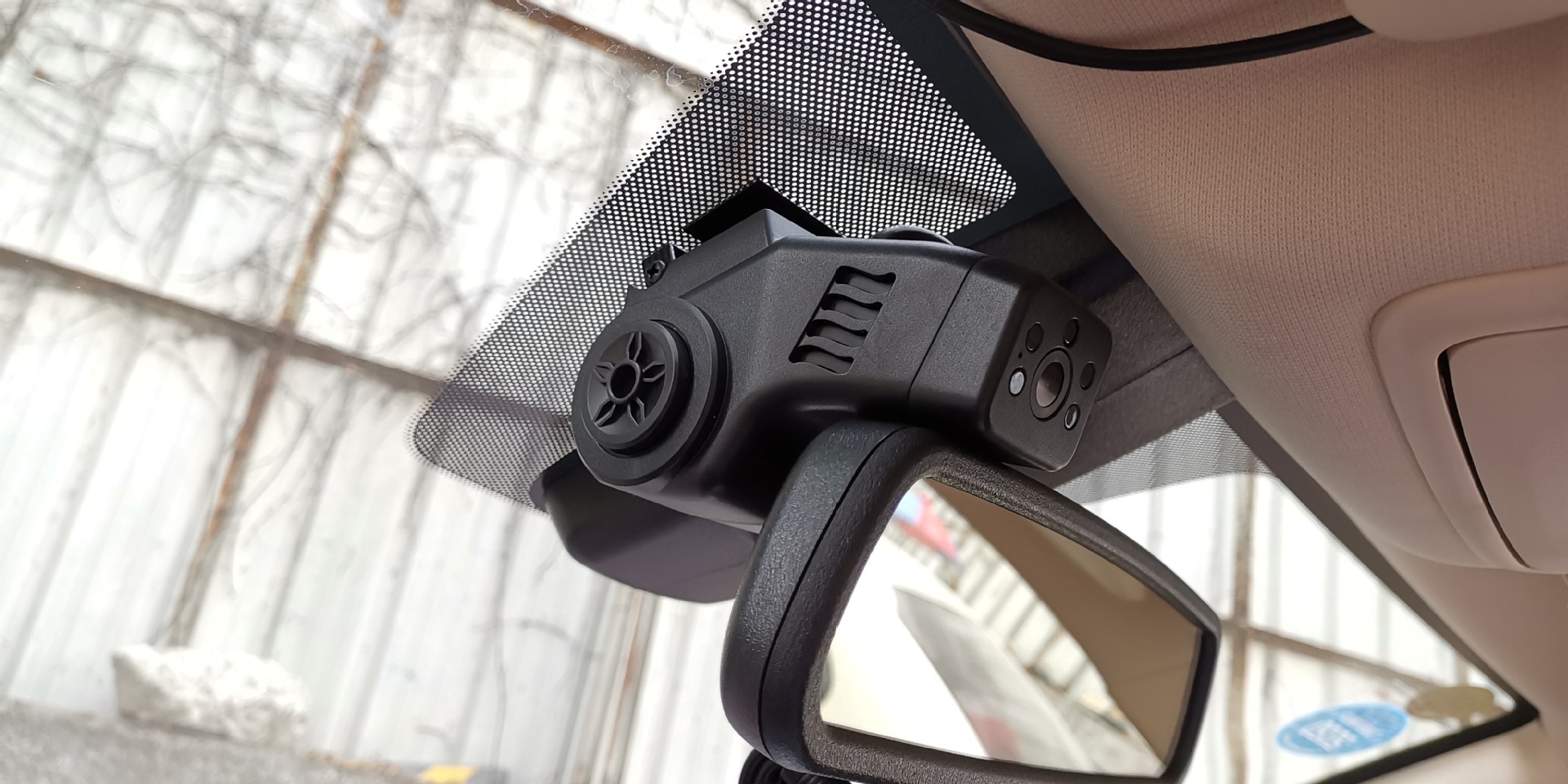 网约车滴滴车内前后高清监控摄像头130万双目红外4g远程平台查看