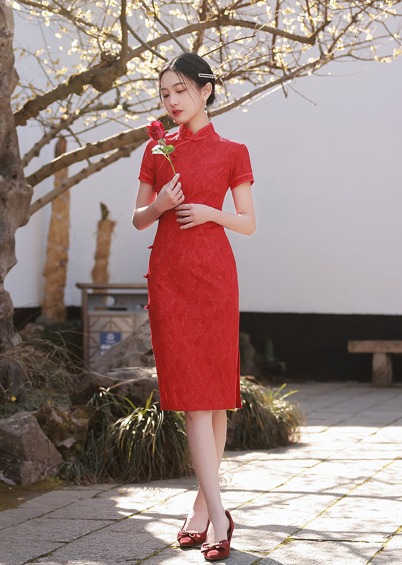 订婚回门旗袍敬酒服新娘结婚2023新款女酒红色敬酒宴会走秀中旗袍