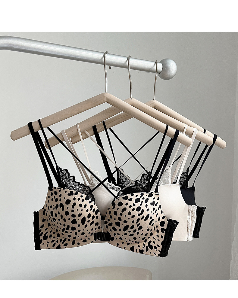 性感豹纹无痕光面内衣女大胸显小胸罩无钢圈聚拢前扣式文胸套装薄