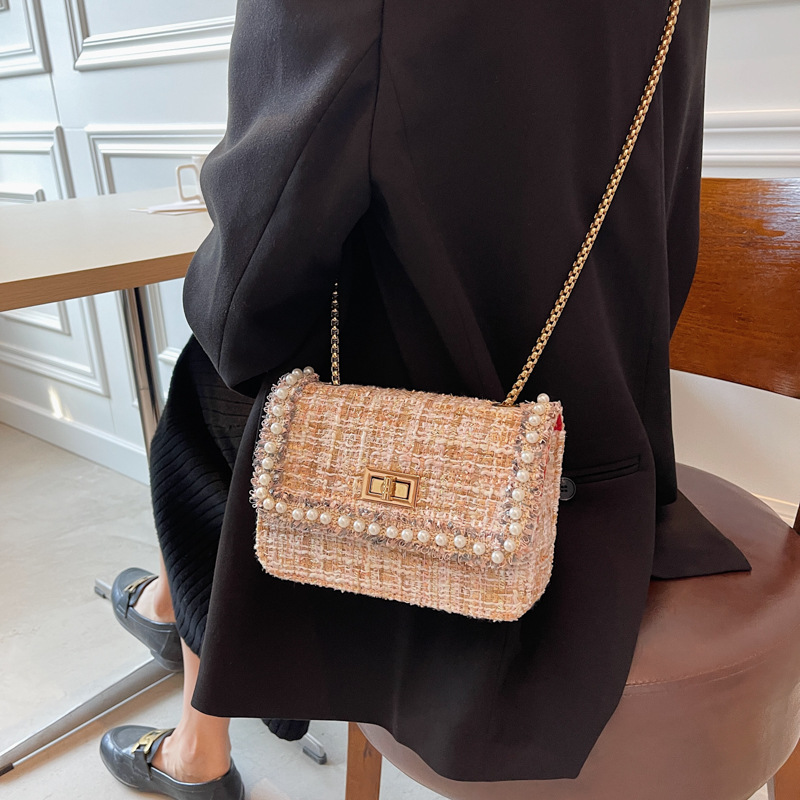 Classic Style Lock Chain New 2021 Early Autumn Shoulder Crossbody Small Square Bag Ins Sweet Woven Pearl Women's Bag