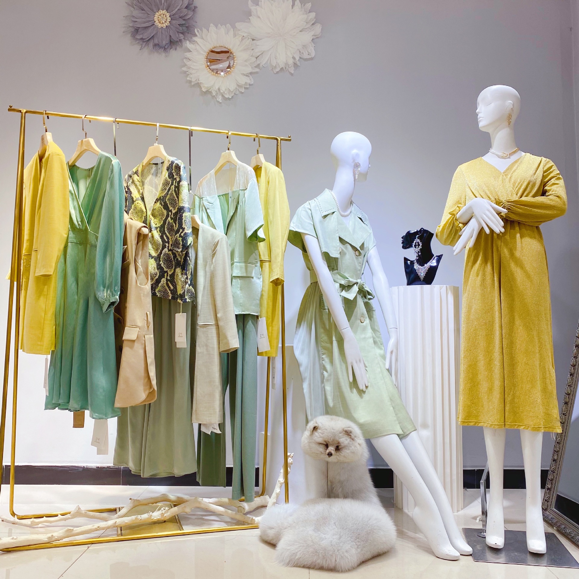 拉夏贝尔拉贝缇高端品牌折扣女装春夏秋冬四季青货源批发原创尾货