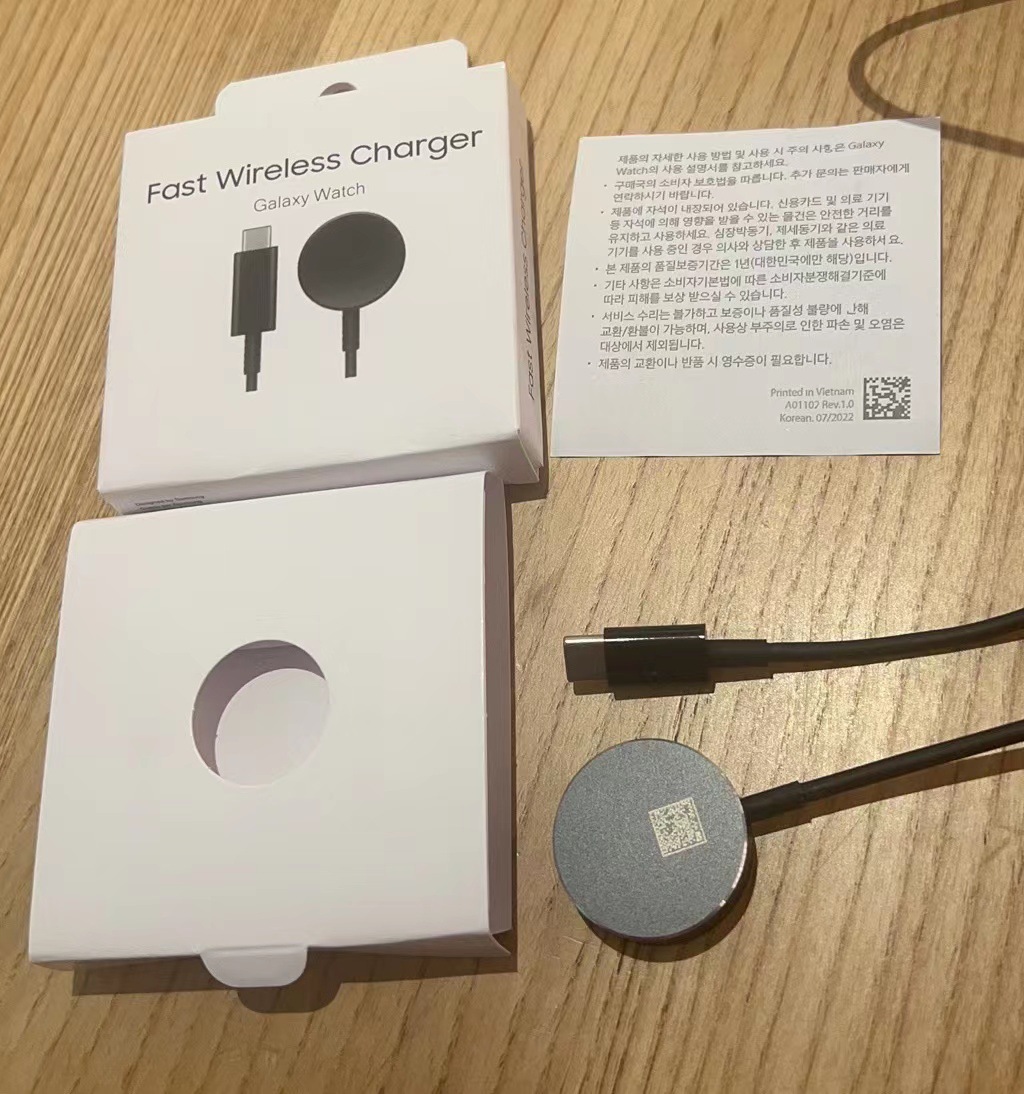 适用三星watch5/watch5 pro手表充电器type c or900无线充电器