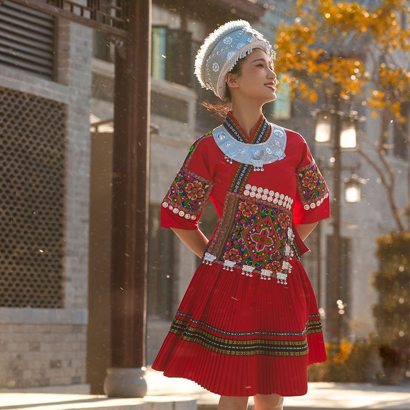 苗族服装女云南少数民族舞蹈演出服贵州传统苗寨服饰成人刺绣新款