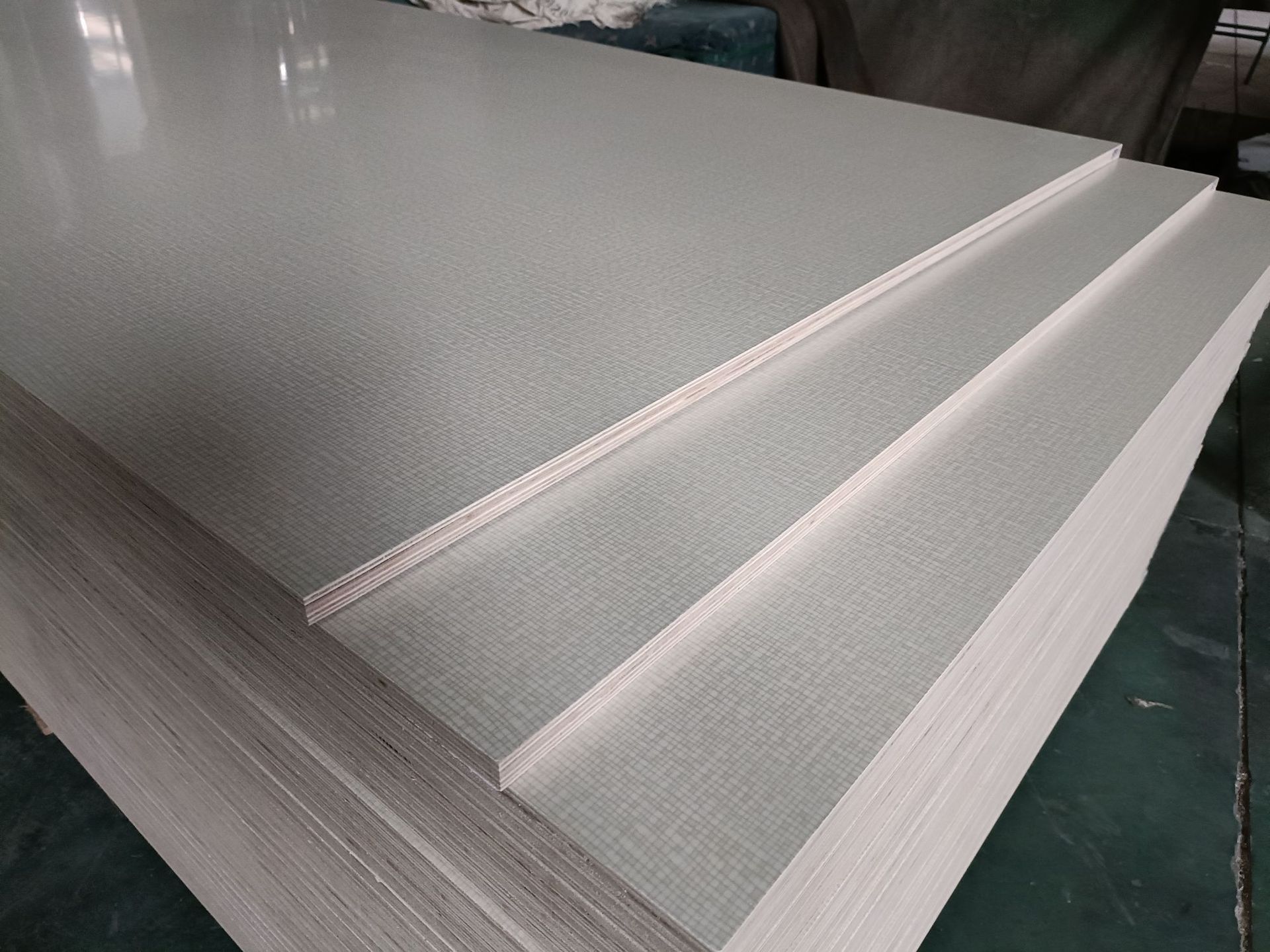 25mm杨桉布纹面 三胺多层板 免漆生态板量尺打造家具 榻榻米专用