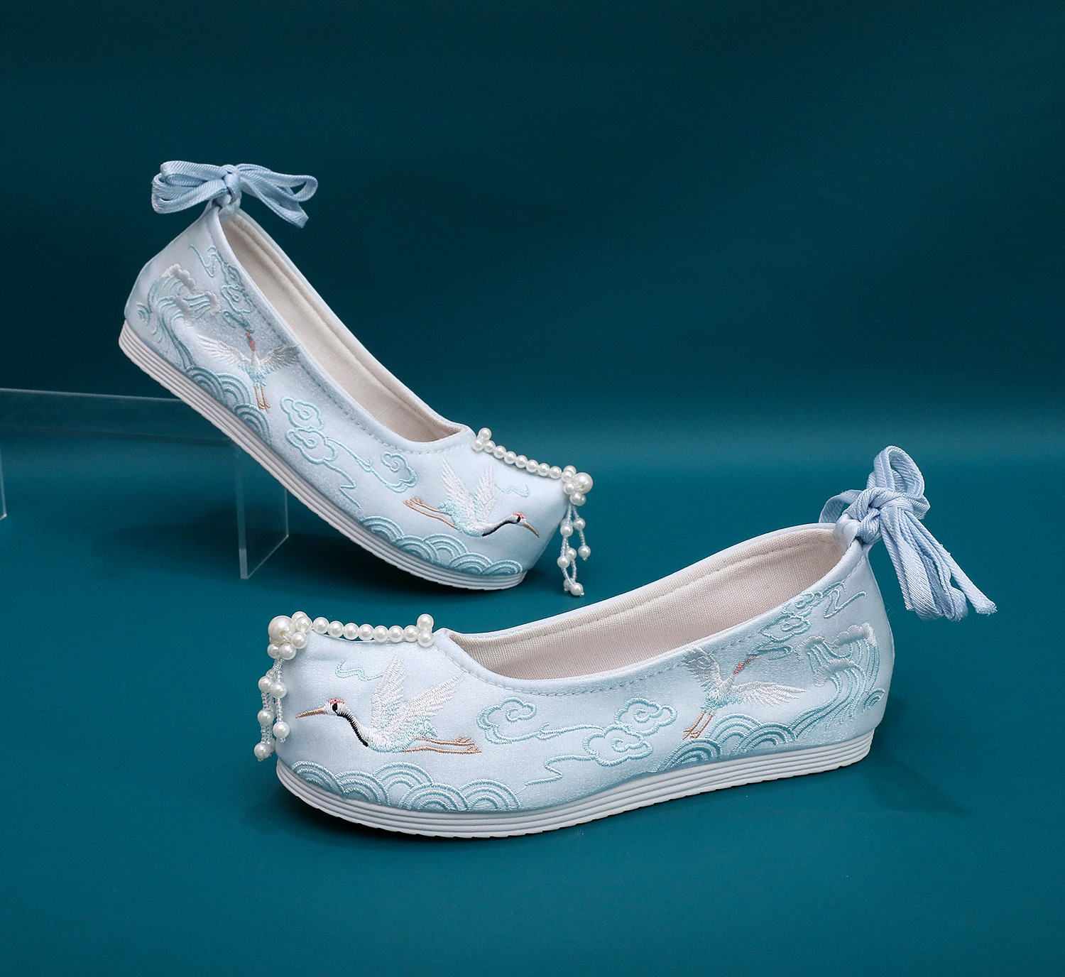 【云烟】汉服鞋子女古风夏季配古代汉鞋内增高古装淡雅明制绣花鞋