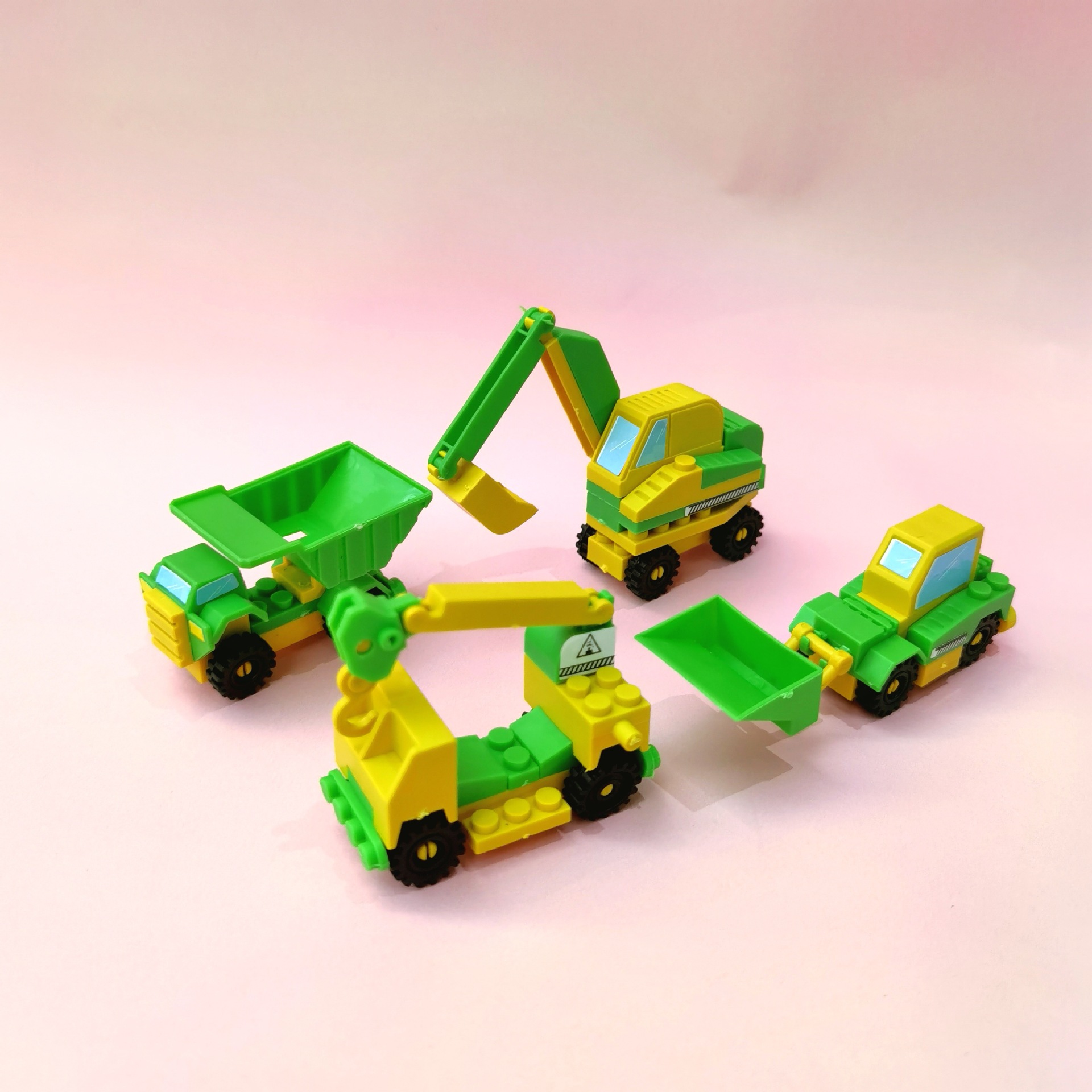 2元拼装积木工程车4合1乐小孩高儿童玩具男孩学校周边地摊新奇特