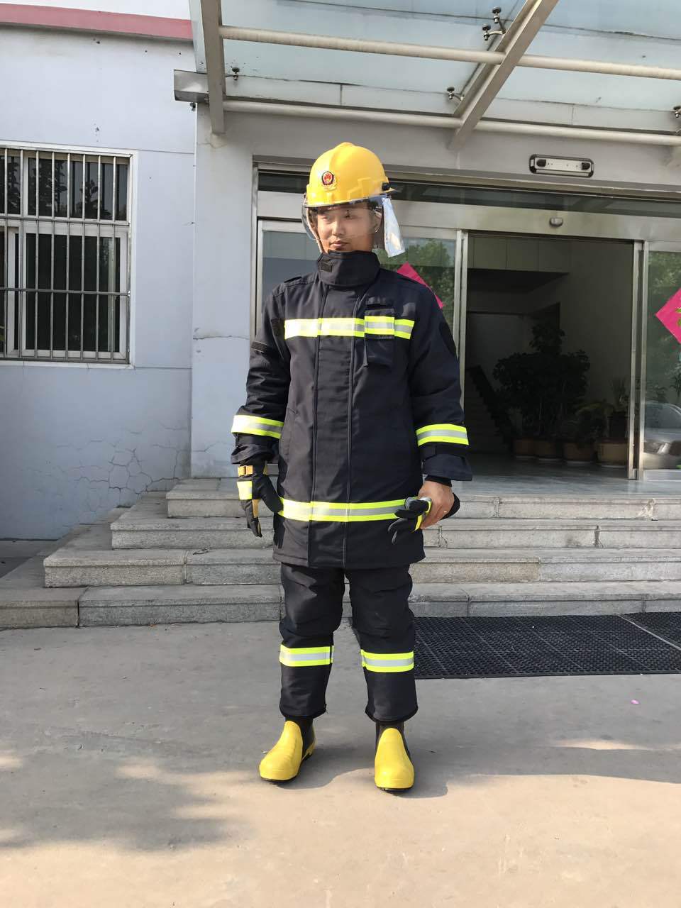 供应美康17款带3c认证的消防员灭火指挥服