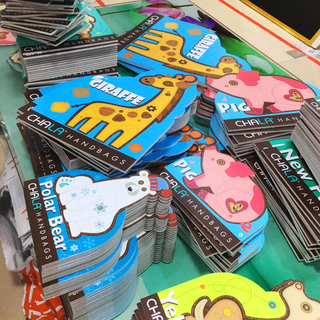 定制kt板异形雕刻 手举牌接机牌kt板 高清防水 异形雕刻写真kt板