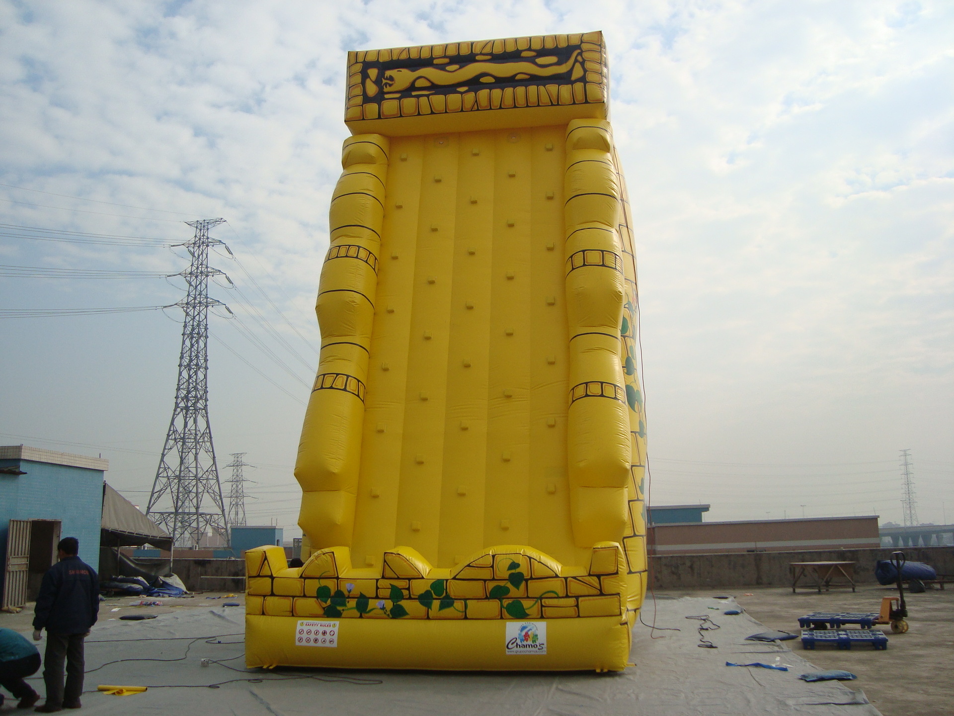 户外大型充气攀岩墙城堡儿童成人趣味活动道具游乐场公园攀岩气模