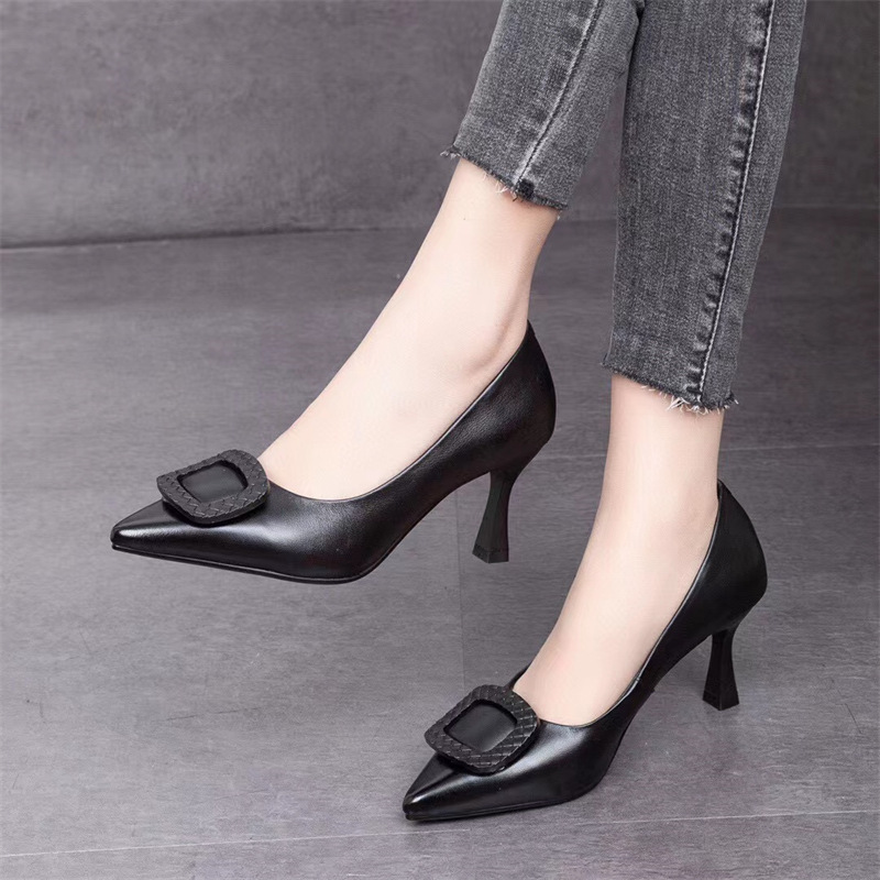 真皮单鞋女浅口尖头细跟女鞋子2022新款日常休闲妈妈鞋小皮鞋潮