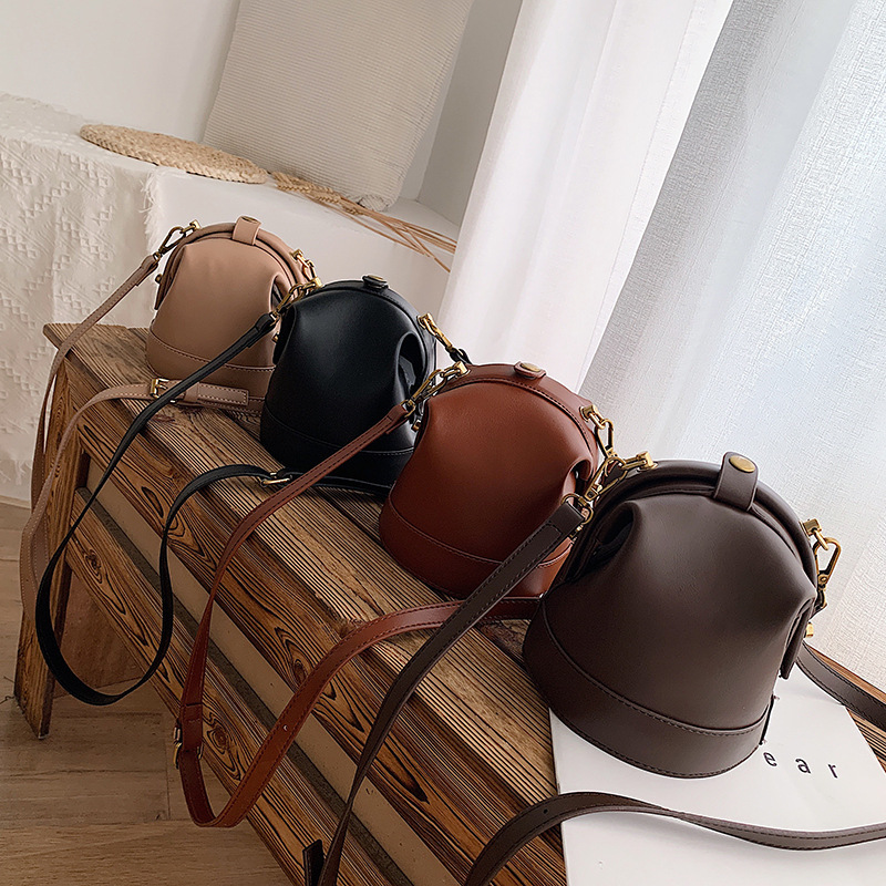 Small Bag Women's Bag 2021 New Trendy Messenger Bag European and American Retro Women's Elegant Shoulder Bag Pure Color Bucket Bag Women's