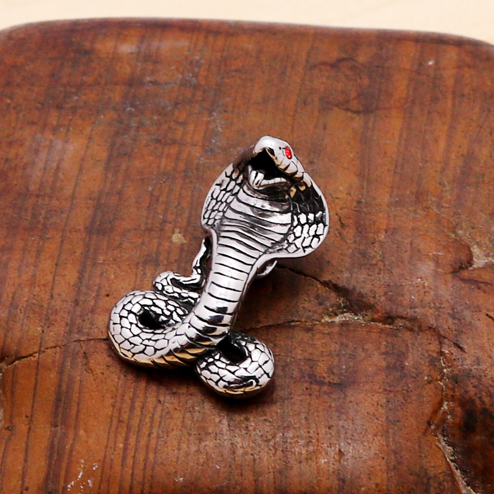 生肖蛇年蛇吊坠项坠 时尚个性男孩女孩超酷眼镜蛇项链挂件批发