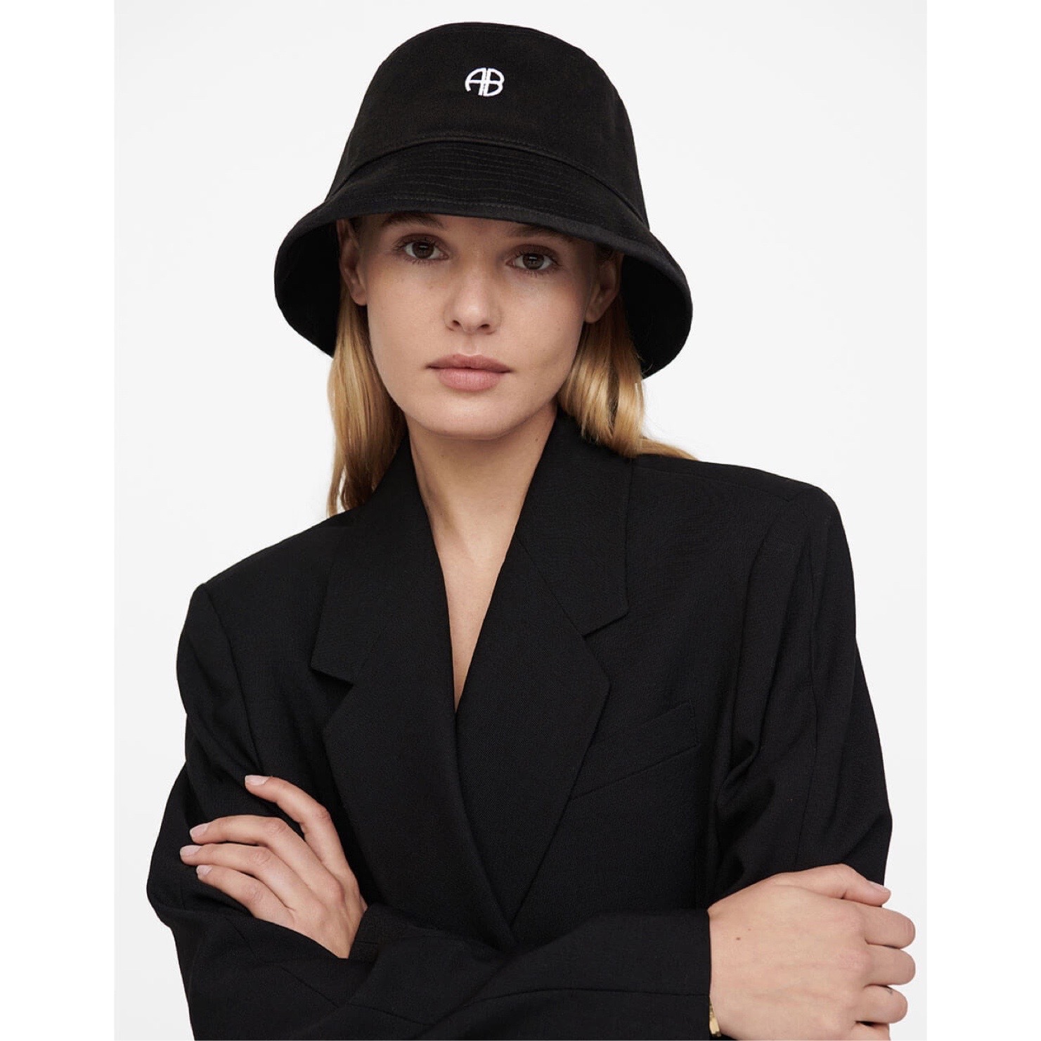 22早秋 时博ab平顶帽檐版型设计 黑白撞色刺绣字母组合渔夫帽