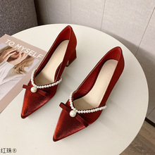 珍珠蝴蝶结尖头单鞋女中跟方跟粗跟2022新款法式舒服四季红色婚鞋