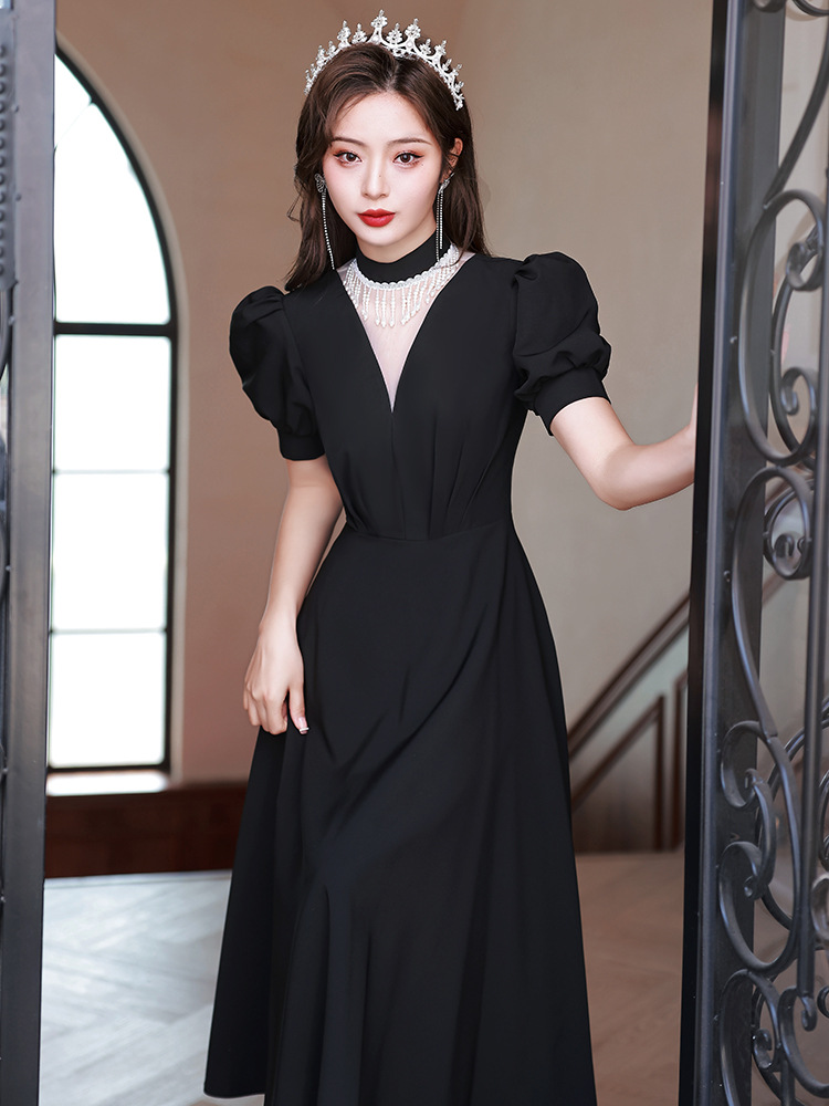 黑色晚礼服女2022新款秋冬v领名媛设计感毕业小个子赫本风小礼服