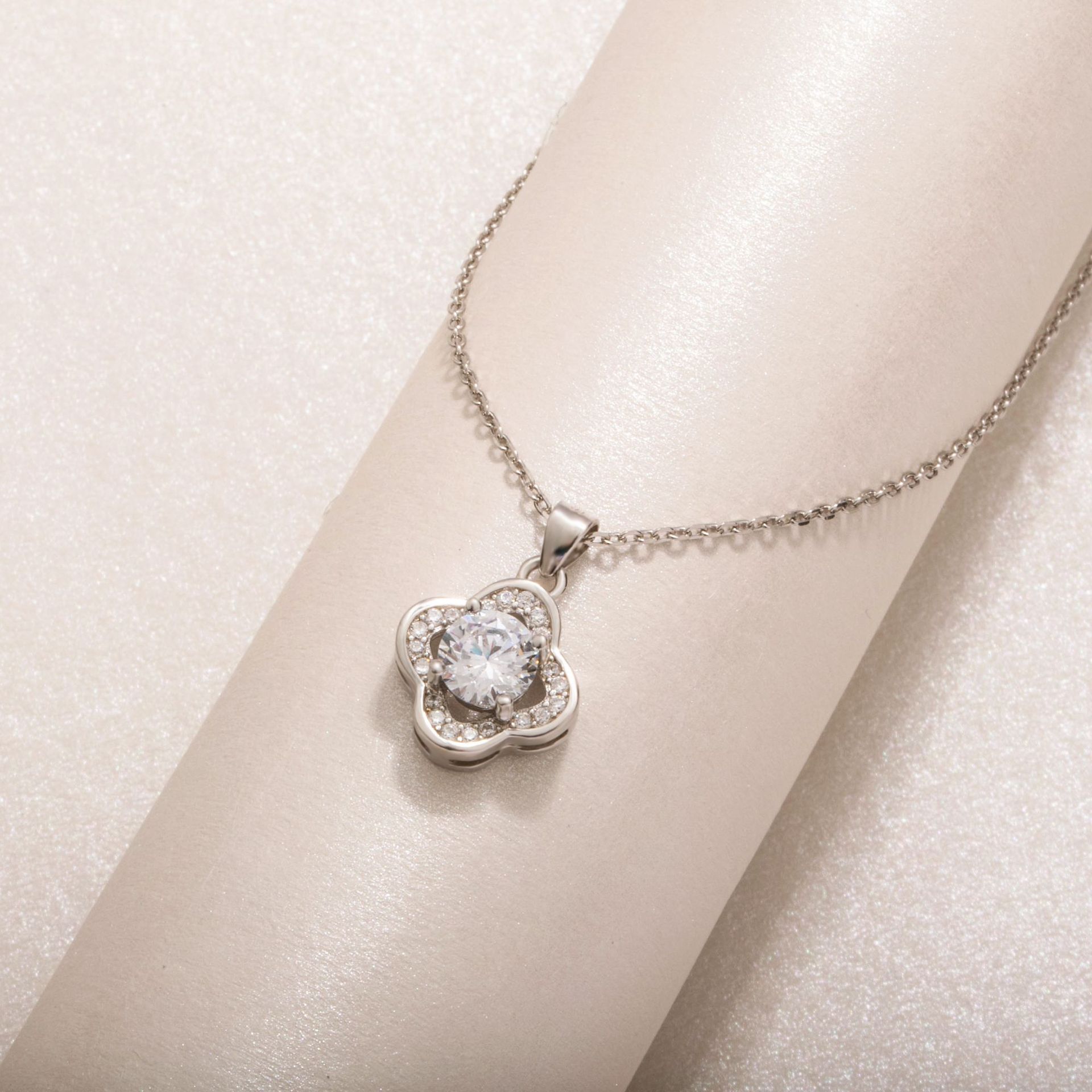 贝母纯银锁骨链女个性创意网络爆款s925吊坠项坠捕梦网项链纯银女现货