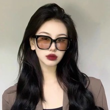 韩版潮流黑框茶色墨镜2024新款太阳眼镜配饰风格货盘时尚通勤框架