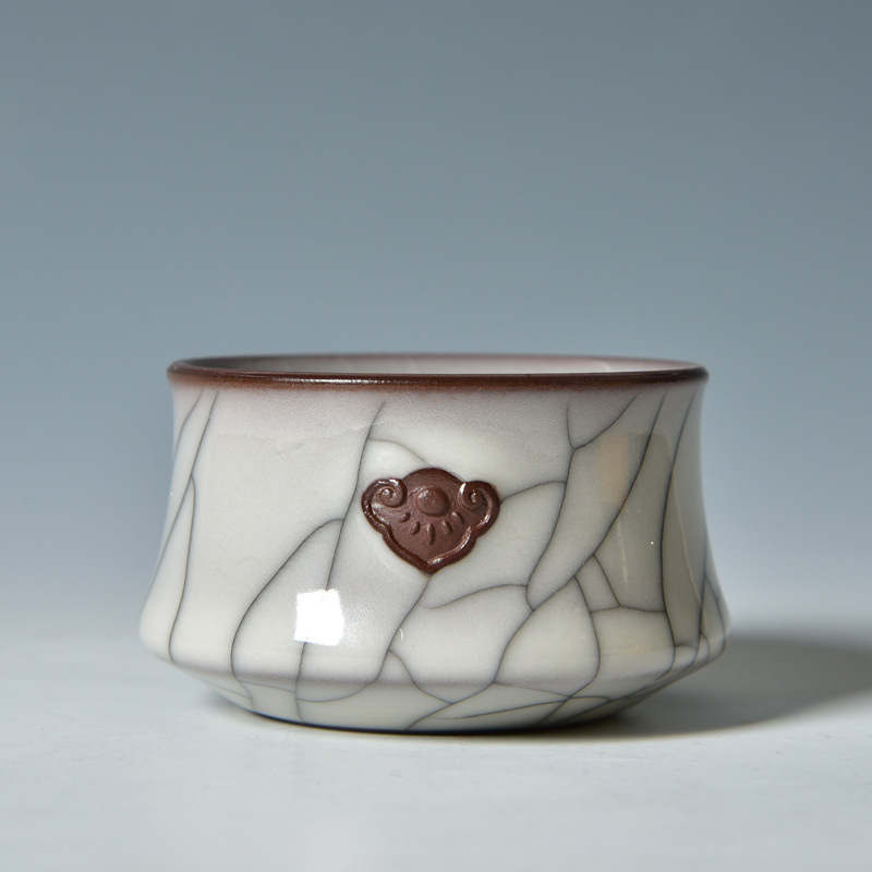 龙泉青瓷吴俊哥窑手工杯创意陶瓷功夫茶具主人杯不规则茶盏小茶杯