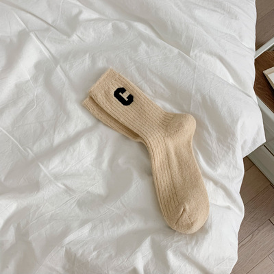 小红书网红爆款袜子c字母女韩中筒诸暨袜子冬季保暖ins潮流新款