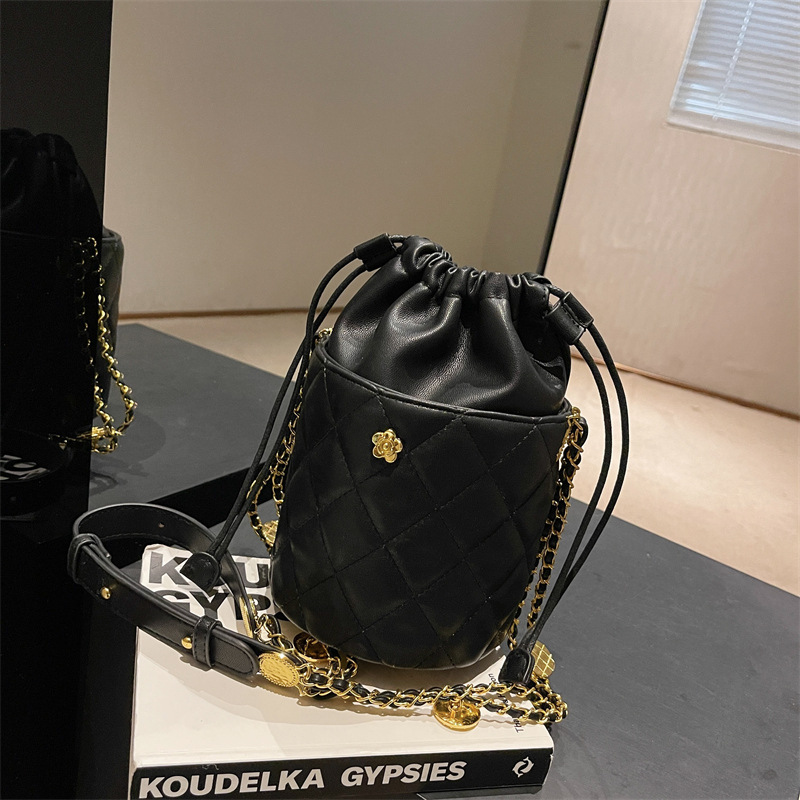 2022 New Pouch Chain Rhombus Mini Bucket Bag Fall/Winter High Quality Bag Crossbody Bag for Women Small Handbag