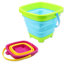 儿童沙滩玩具多功能折叠手提硅胶水桶铲子男女孩浴室新色沙滩方桶