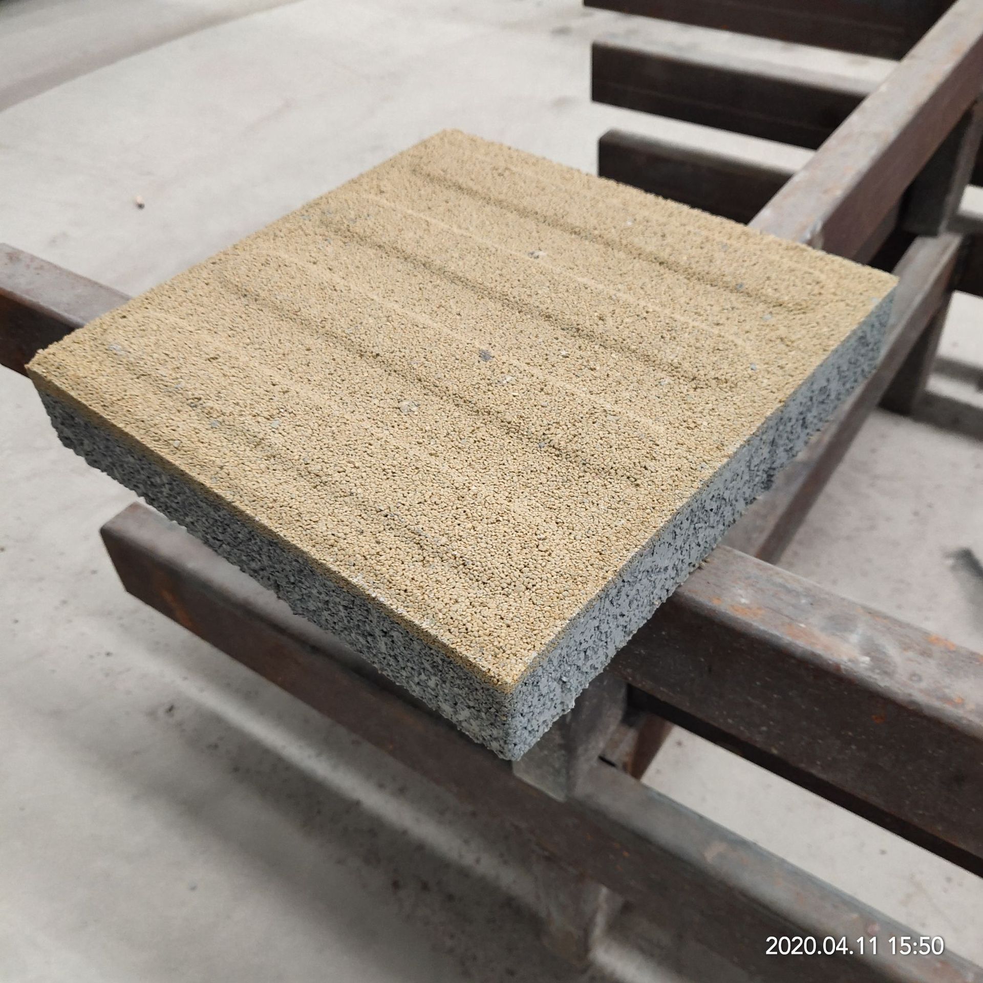 厂家直供陶瓷透水砖pc砖仿石砖 广场公园人行道 城市透水地砖铺路