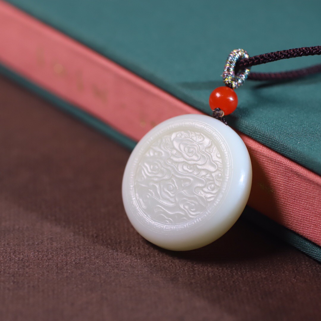 批发和田玉白玉祥云牌玉吊坠 云纹玉坠子挂件祥云圆牌 真玉配证书