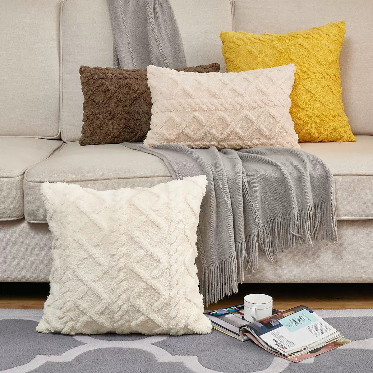 Cross-Border New Arrival Couch Pillow Wholesale Jacquard Plush Geometric Stereo Pillow Cover Living Room and Bedside Cushion