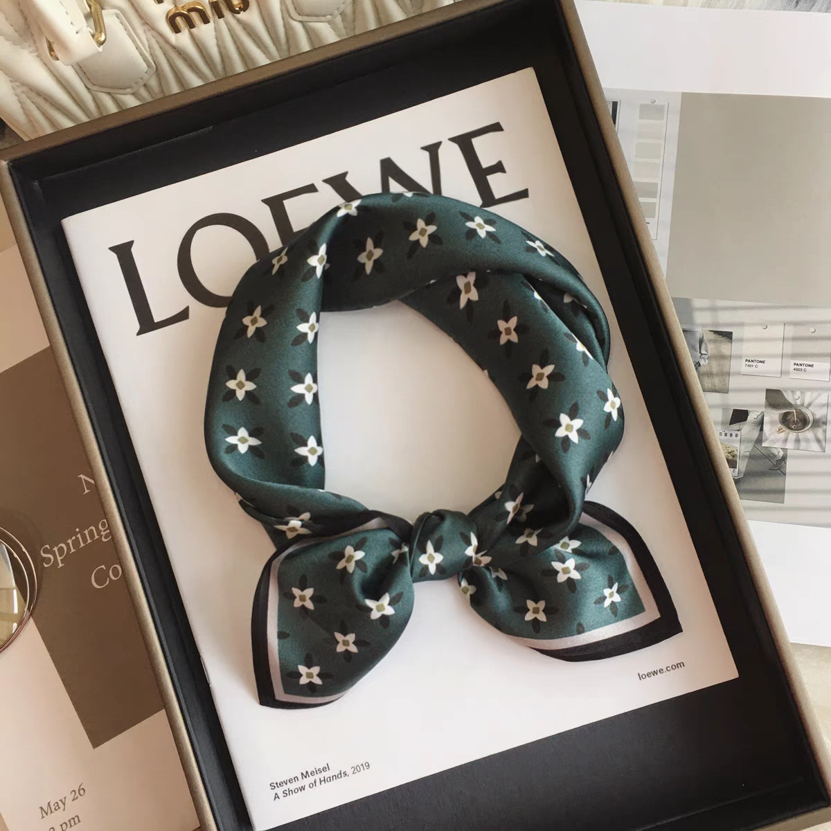 油画莱茵河畔柔软丝滑缎面真丝小方巾女丝巾桑蚕丝围巾小领巾头巾