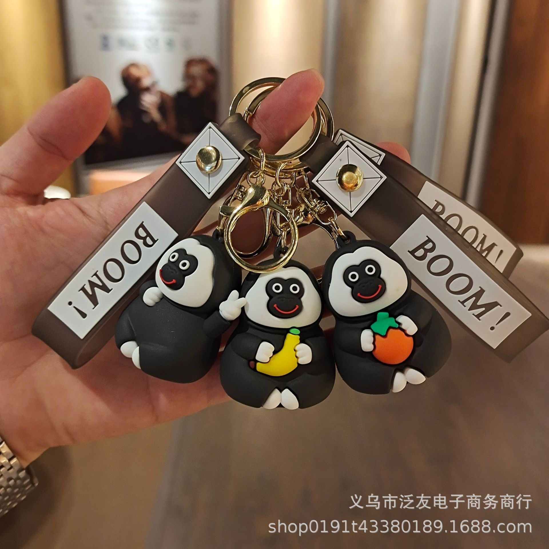 新款创意卡通小猴子钥匙扣可爱包包公仔钥匙链娃娃机挂件礼品批发