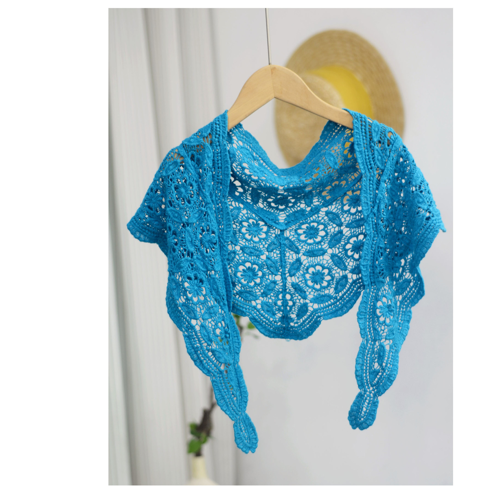 纯棉镂空钩花三角巾2024新款百搭蕾丝小披肩文艺复古护肩女士围巾