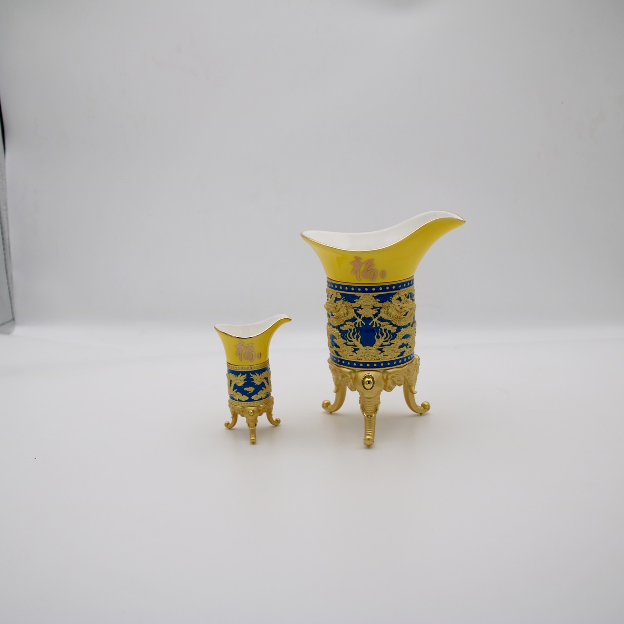 古代帝王杯白酒烈酒杯家用创意复古风小酒杯三足龙腾盛世陶瓷爵杯