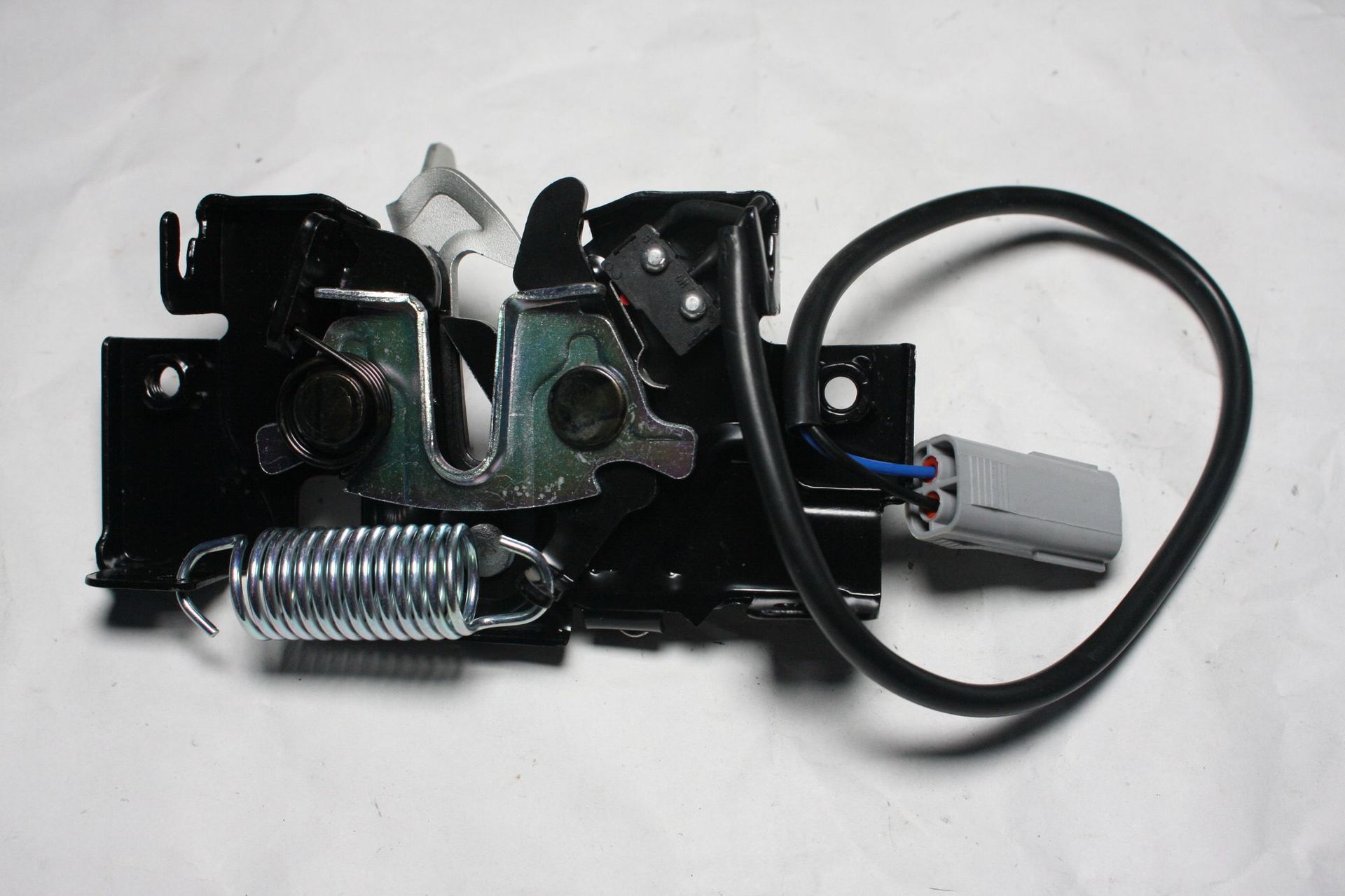 bff4-56-620f 适用于马自达3 马自达星骋 带线机盖锁