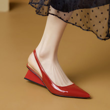 时尚后空尖头坡跟凉鞋女2024夏季新款法式优雅包头一脚蹬高跟鞋子