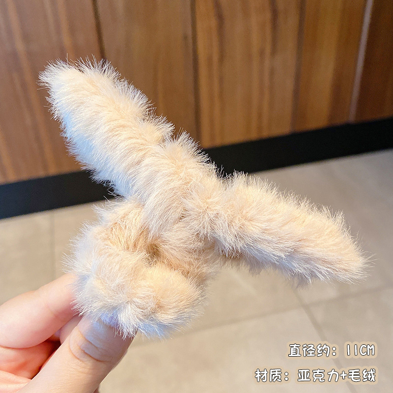 Autumn and Winter New Plush Grip Back Head Hairy Hair Clips Large Hair Claw Korean Style Elegant Temperament Shark Clip Headdress