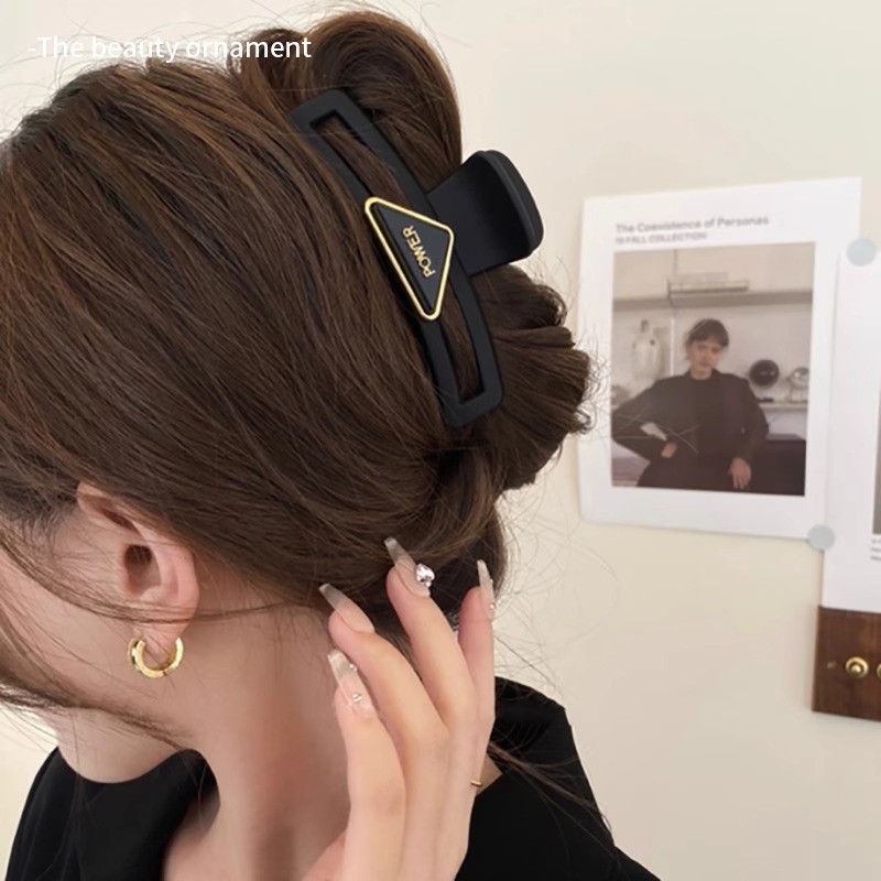 High-Grade Letters Triangle Mark Black Grip Barrettes Female Back Head Updo Large Shark Clips Hairpin Headdress