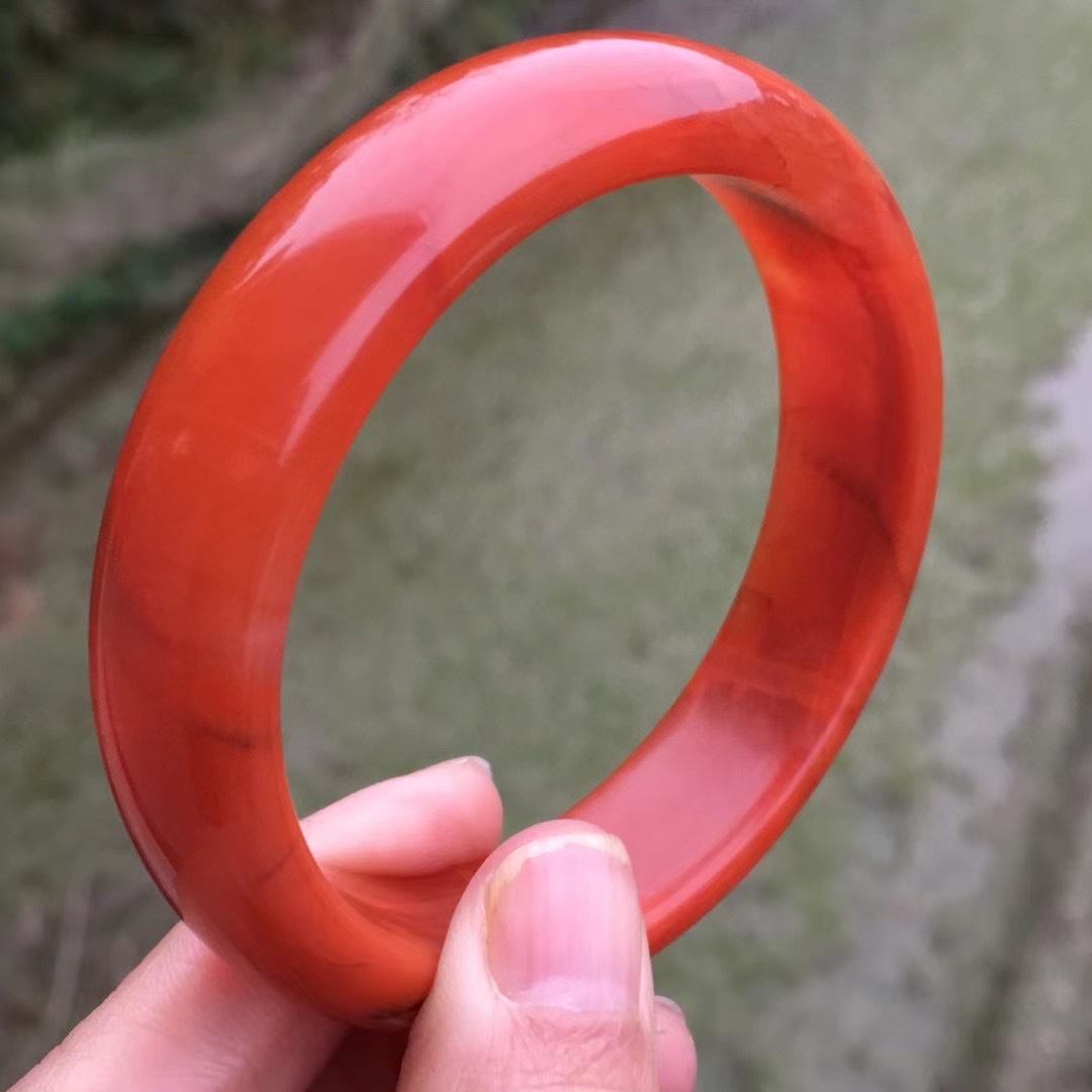 天然南红玛瑙手镯 女款宽面四川凉山柿子红满色满肉手镯