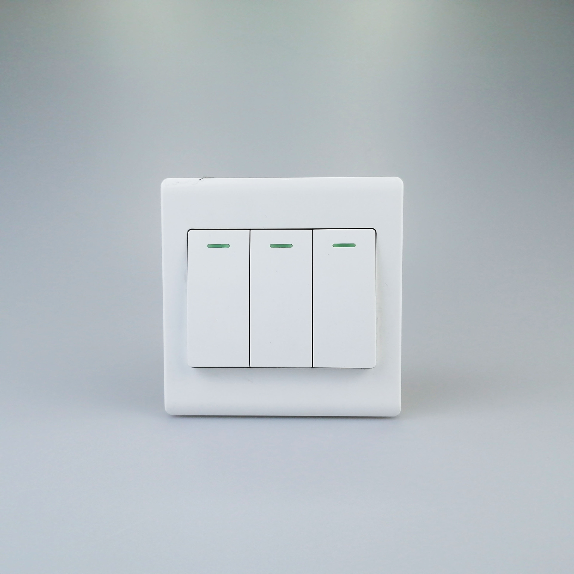 yaki英式雅白色三开单控墙壁开关家用86型英标英规墙壁开关