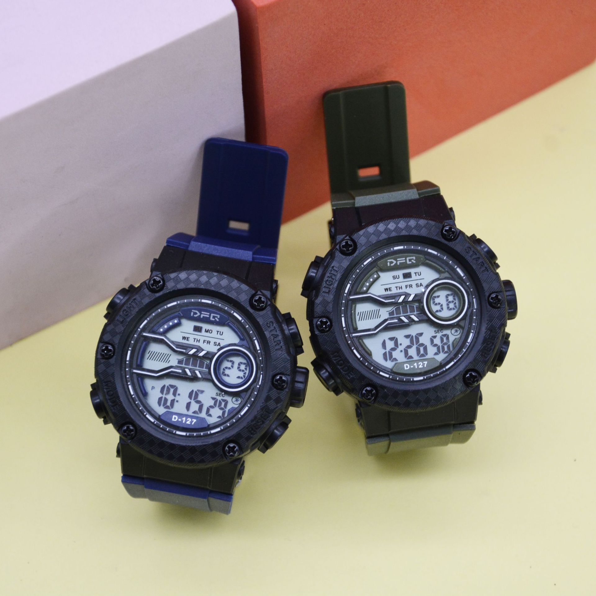 新款迪芬琪电子手表马卡龙色青少年学生时尚多功能运动防水表腕表