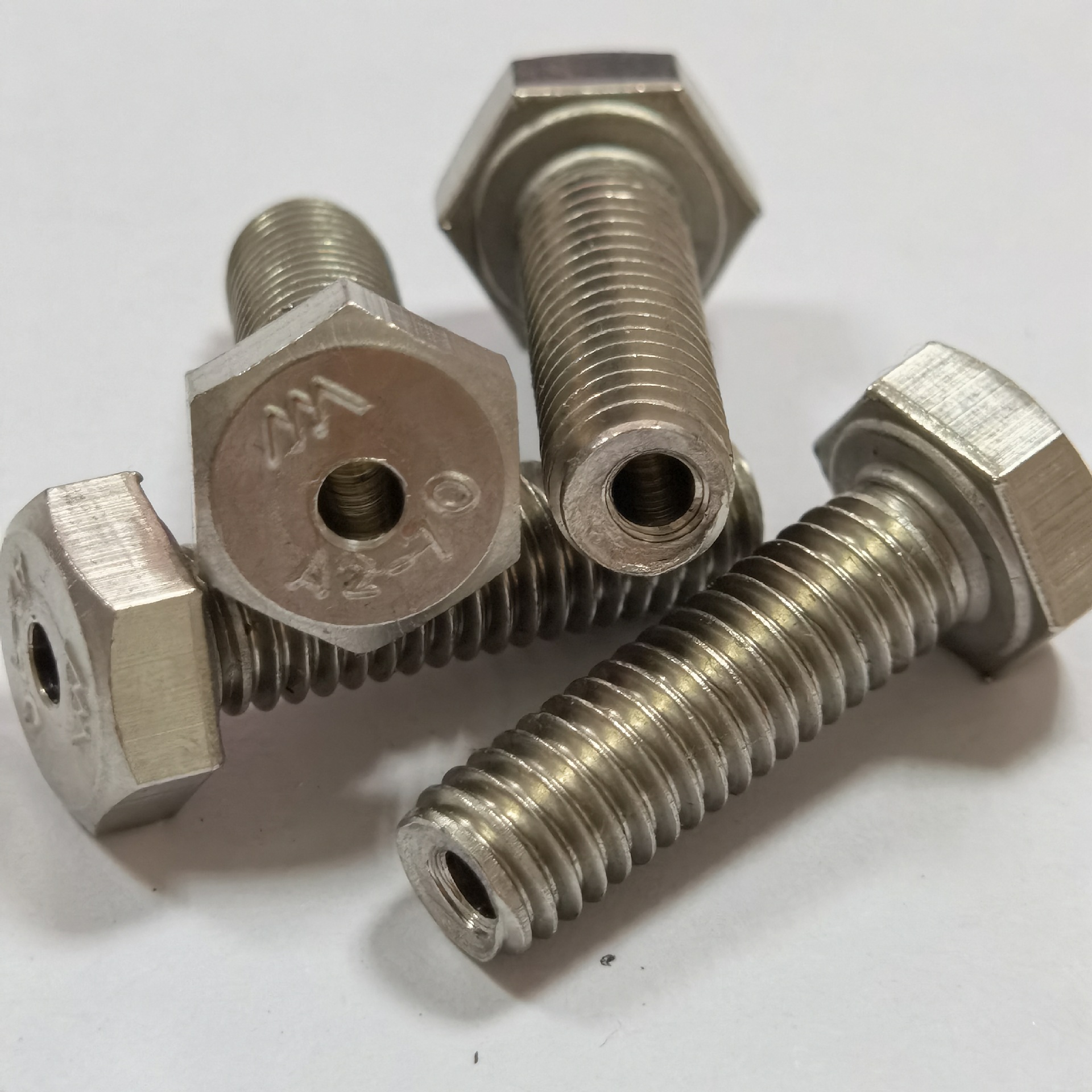 气孔螺丝,真空螺钉,通孔螺丝,透气孔螺钉,螺纹m4/m5 孔径1.