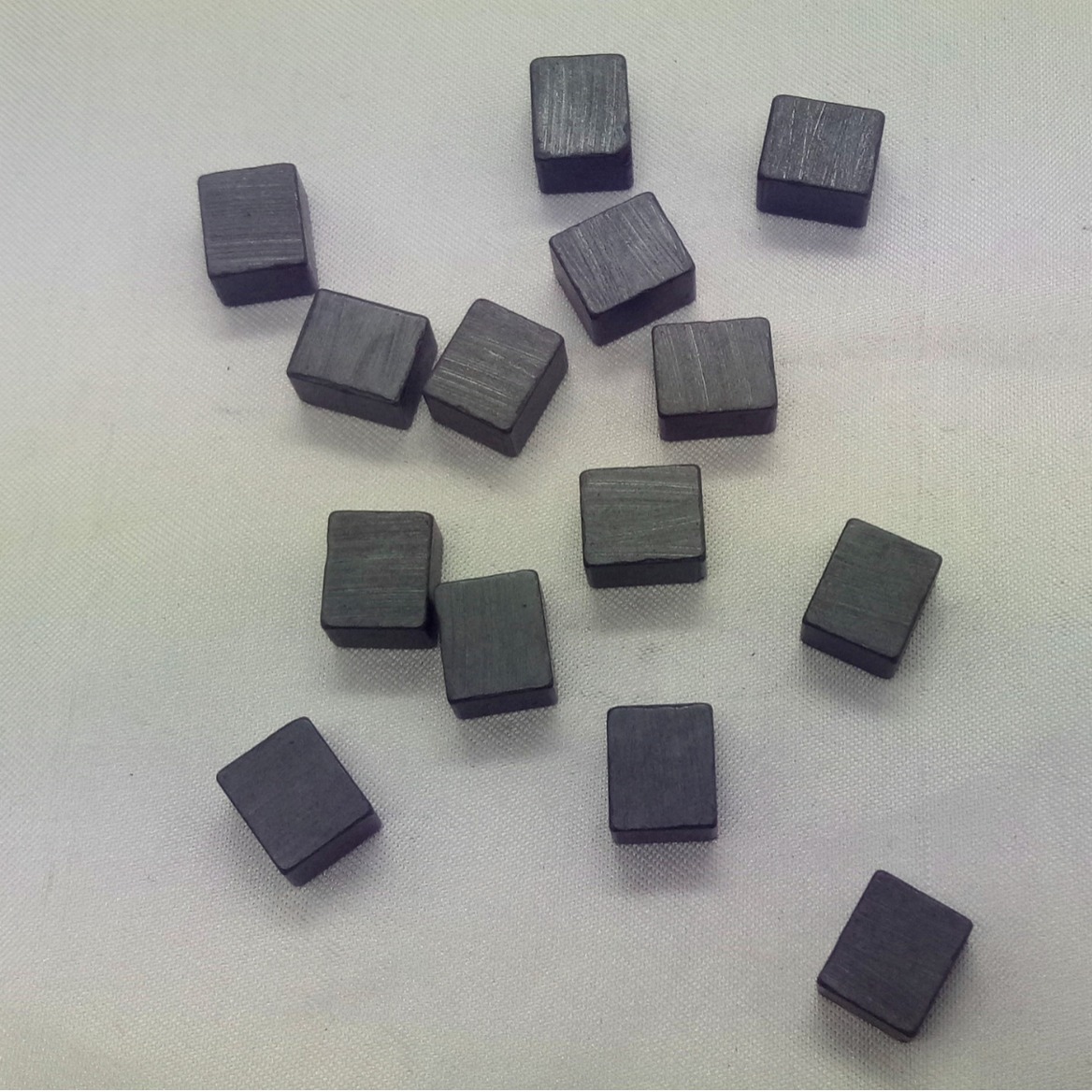 7*5长条磁铁黑色铁氧体diy冰箱铁永磁铁磁块强力吸铁石-阿里巴巴